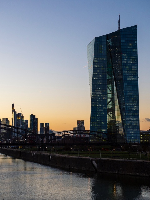 EZB als Symbolbild für die Zinserhöhung der Zentralbanken